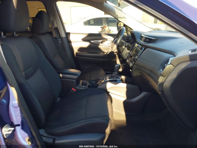 5N1AT2MTXJC808525 Nissan ROGUE SV