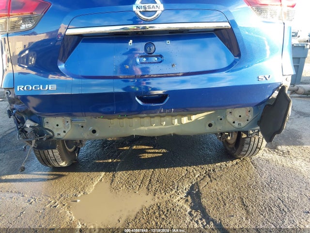 5N1AT2MTXJC808525 Nissan ROGUE SV