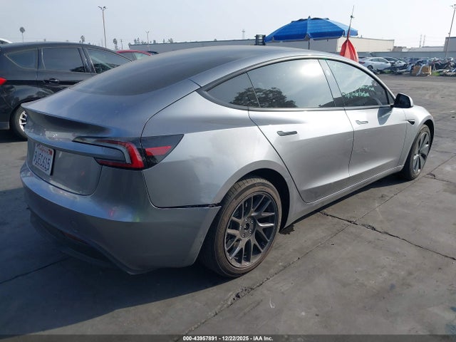 2025 TESLA MODEL 3 5YJ3E1EAXSF025000 Photo 3