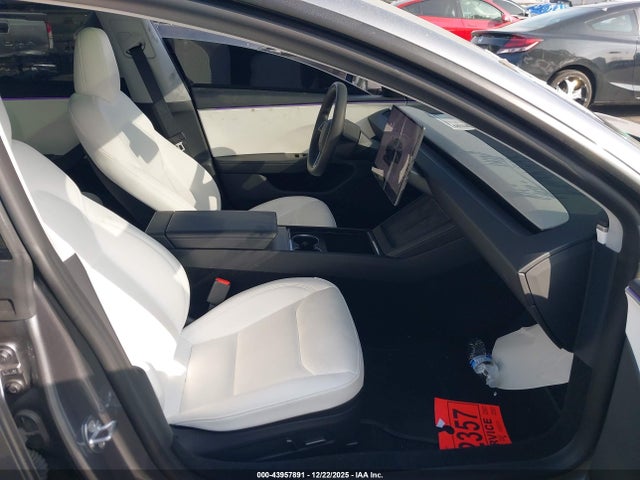 2025 TESLA MODEL 3 5YJ3E1EAXSF025000 Photo 4