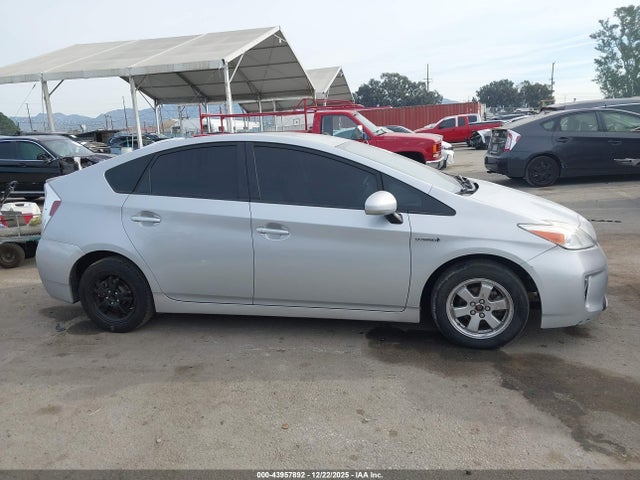 Toyota Prius 2015 JTDKN3DU6F0438586 Image 26