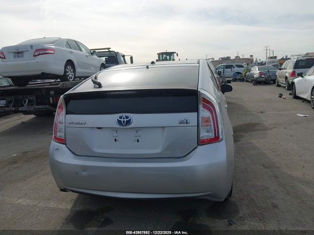 Toyota Prius 2015 JTDKN3DU6F0438586 Image 29
