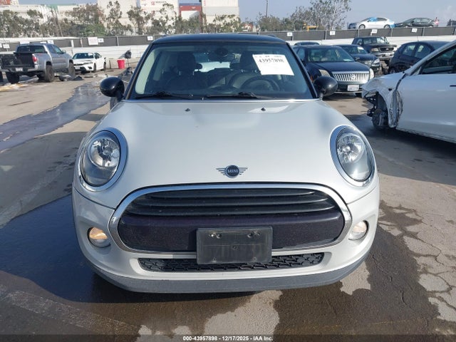 WMWXP5C5XK2H30083 Mini Hardtop Cooper