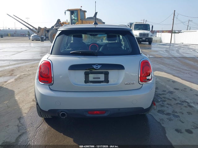 WMWXP5C5XK2H30083 Mini Hardtop Cooper