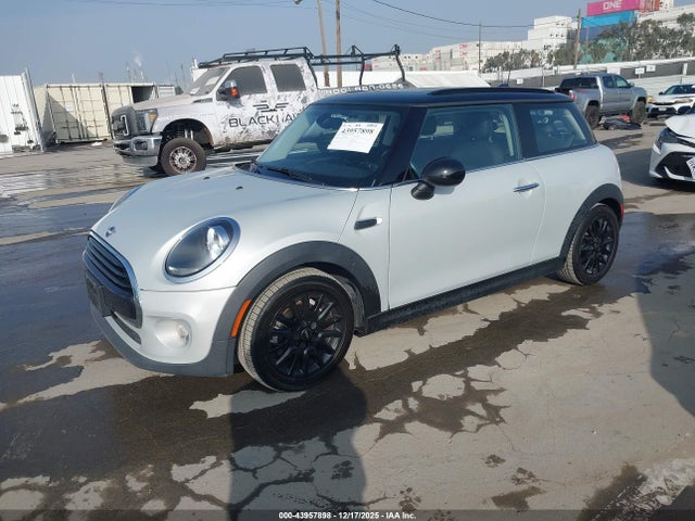 WMWXP5C5XK2H30083 Mini Hardtop Cooper