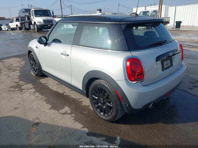 WMWXP5C5XK2H30083 Mini Hardtop Cooper
