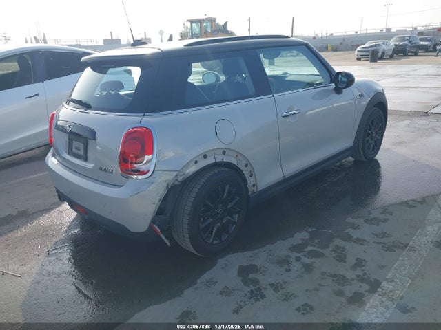 WMWXP5C5XK2H30083 Mini Hardtop Cooper