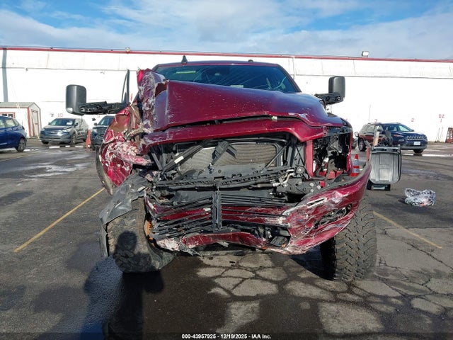 3C6UR5FL1MG560981 RAM 2500 Laramie 4x4 6&#039;4 Box