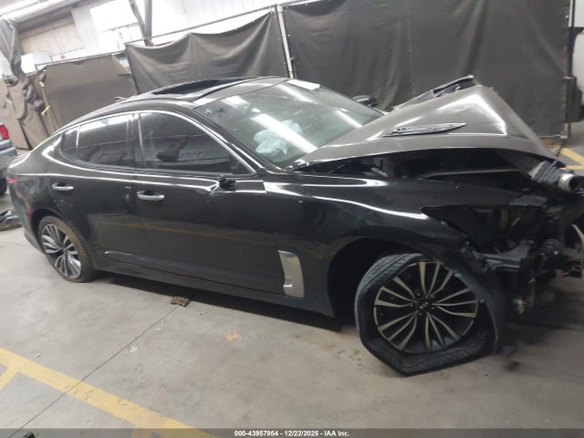 KNAE25LA0J6011125 KIA Stinger Premium