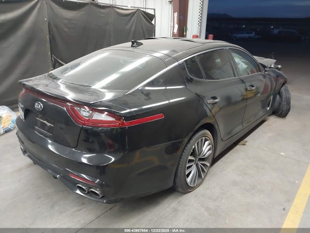 2018 KIA STINGER KNAE25LA0J6011125 Photo 3
