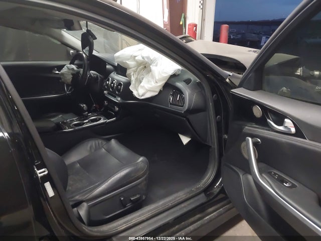 2018 KIA STINGER KNAE25LA0J6011125 Photo 4
