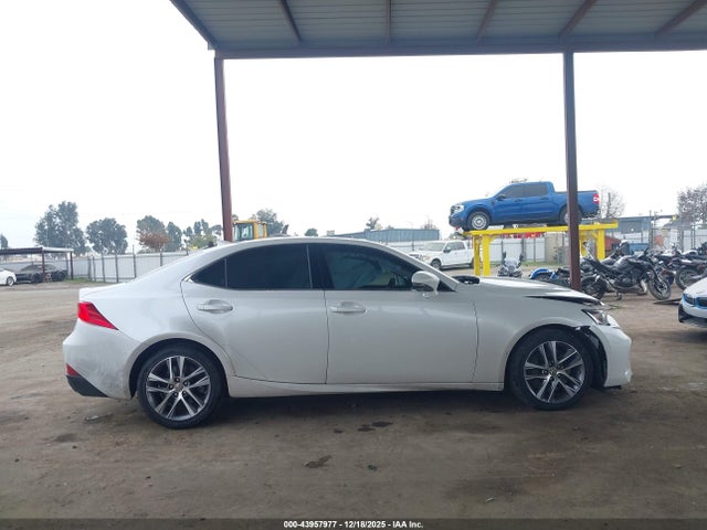 Продаж на аукціоні авто 2019 Lexus Is 300, vin: JTHBA1D24K5094864, номер лоту: 43957977