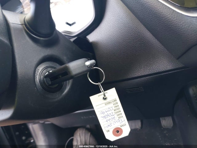 JTDEPMAE8NJ213427 Toyota COROLLA LE