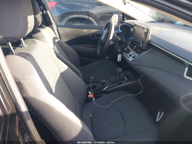 JTDEPMAE8NJ213427 Toyota COROLLA LE