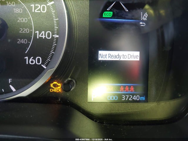 JTDEPMAE8NJ213427 Toyota COROLLA LE