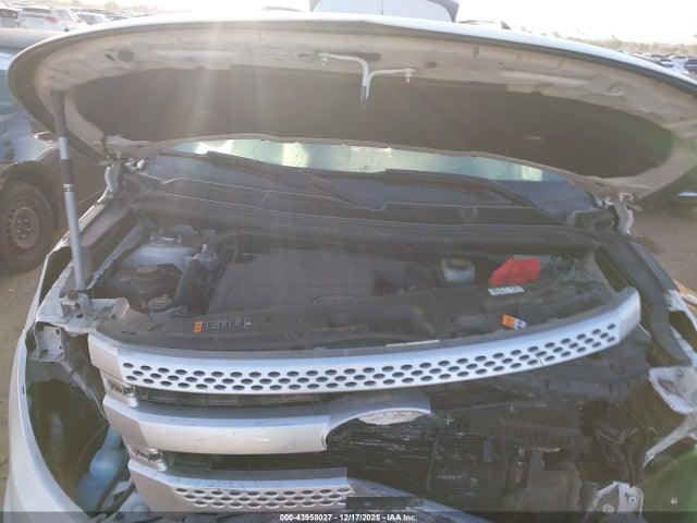 1FM5K7D82FGB40118 Ford EXPLORER XLT