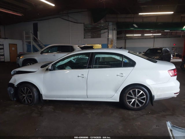 Продажа на аукционе авто 2017 Volkswagen Jetta 1.4t Se, vin: 3VWDB7AJ2HM205207, номер лота: 43958090