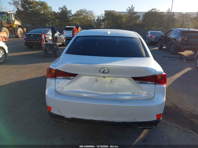 Lexus IS 300 2020 JTHAA1D24L5104399 Image 17