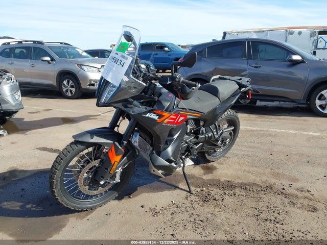 KTM Adventure 790 2024 LCETS7405RH718717 Image 2