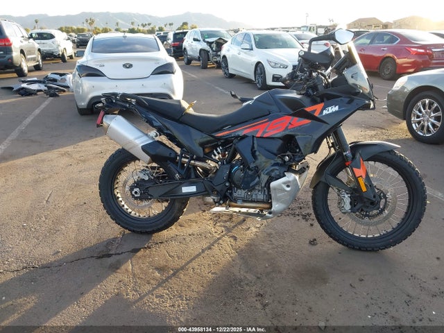 KTM Adventure 790 2024 LCETS7405RH718717 Image 12
