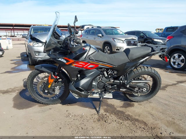 KTM Adventure 790 2024 LCETS7405RH718717 Image 13