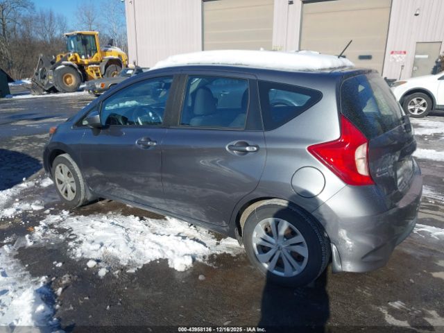 2018 NISSAN VERSA NOTE 3N1CE2CP2JL361983 Photo 2