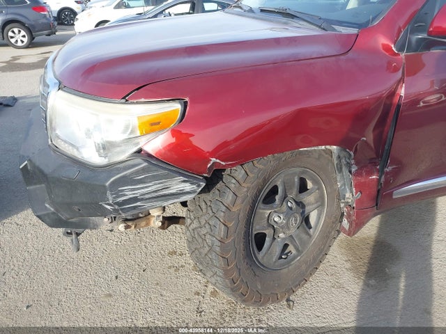 JTMHY7AJ0E4022155 Toyota Land Cruiser V8