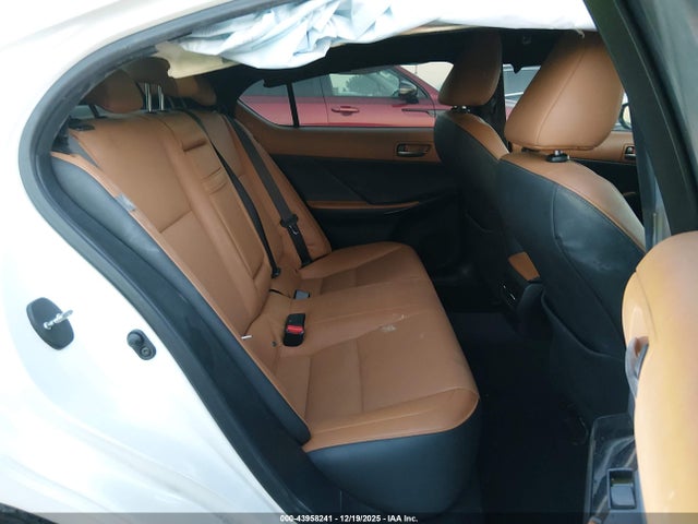 Lexus IS 300 2021 JTHC81F28M5046705 Image 8
