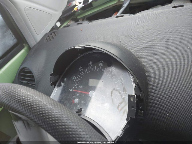 2001 VOLKSWAGEN NEW BEETLE 3VWBK21C11M427254 Photo 6