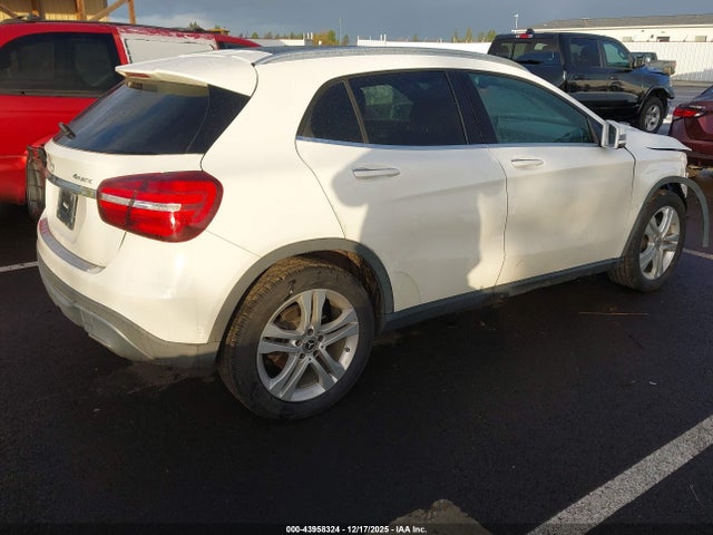 2018 MERCEDES-BENZ GLA 250 WDCTG4GB1JJ515134 Photo 3