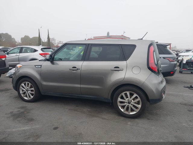 KIA SOUL + 2018 KNDJP3A54J7626879 Image 13