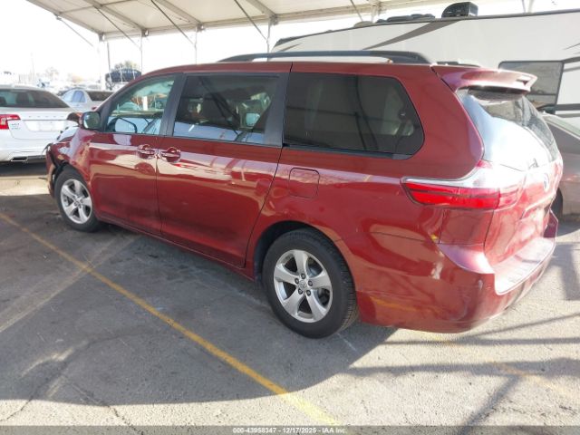 2017 TOYOTA SIENNA 5TDKZ3DC0HS807762 Photo 2