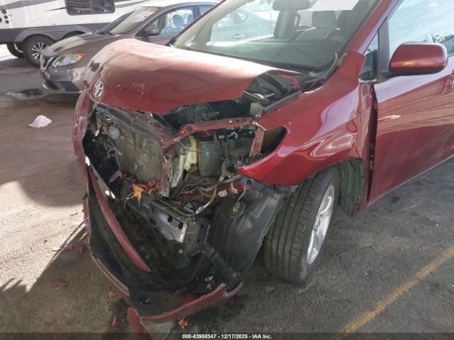 2017 TOYOTA SIENNA 5TDKZ3DC0HS807762 Photo 5