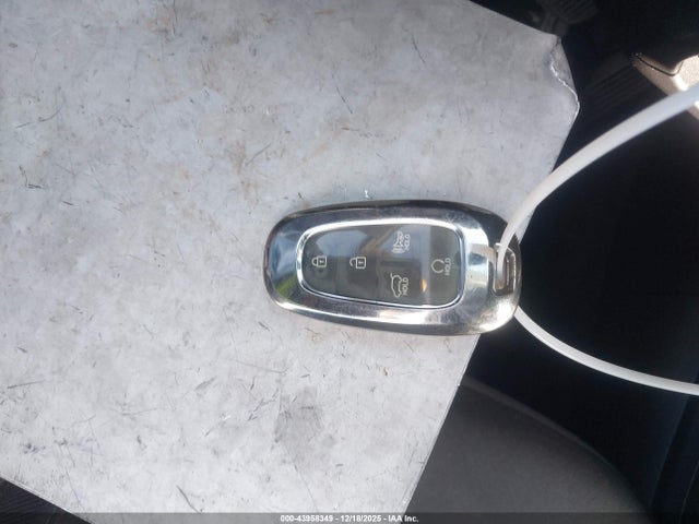 5NMJF3AE4NH093921 Hyundai TUCSON SEL