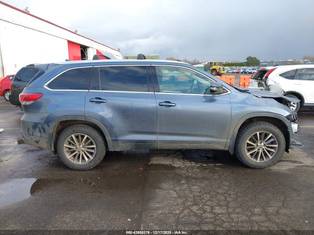 5TDJZRFH3KS968265 Toyota Highlander Xle