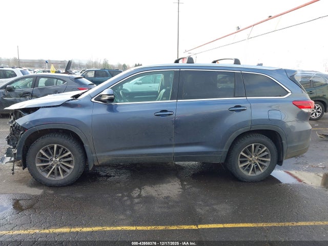 5TDJZRFH3KS968265 Toyota Highlander Xle