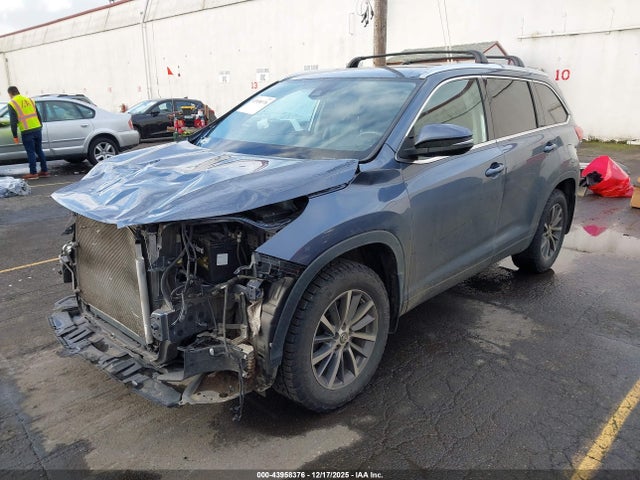 5TDJZRFH3KS968265 Toyota Highlander Xle