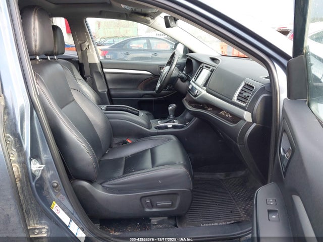 5TDJZRFH3KS968265 Toyota Highlander Xle
