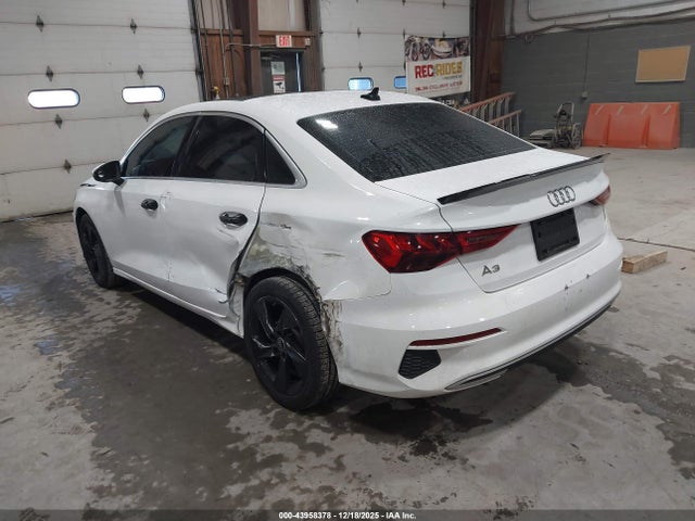 2022 AUDI A3 WAUAUDGY2NA033558 Photo 2