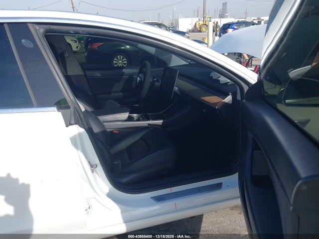 2020 TESLA MODEL 3 5YJ3E1EA4LF806421 Photo 4