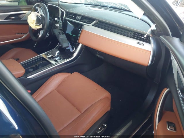 2022 JAGUAR XF SAJBL4GX2NCY90888 Photo 4