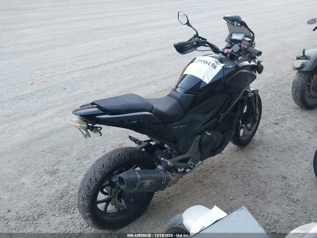 2015 HONDA NC700X JH2RC635XFK300013 Photo 3