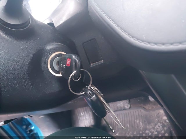 Toyota RAV4 LE 2018 JTMBFREV3JD223952 Image 11