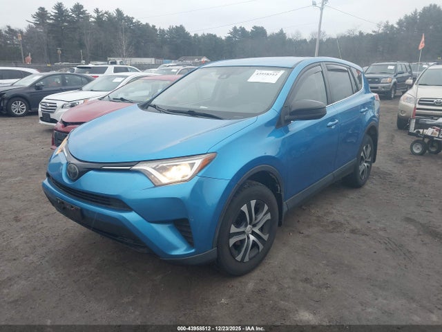 Toyota RAV4 LE 2018 JTMBFREV3JD223952 Image 2