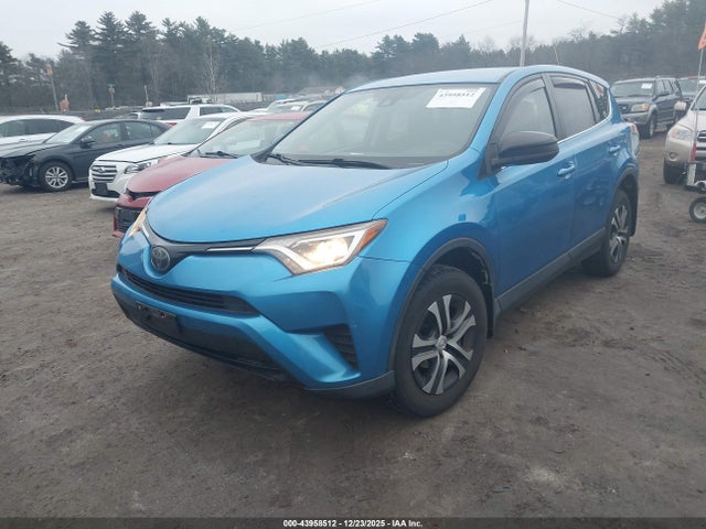 Toyota RAV4 LE 2018 JTMBFREV3JD223952 Image 6