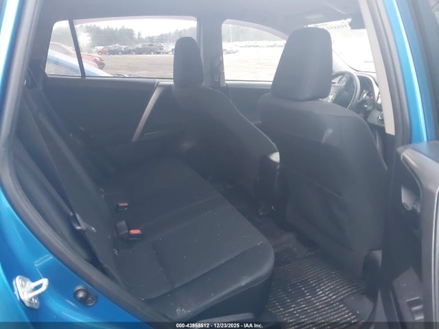Toyota RAV4 LE 2018 JTMBFREV3JD223952 Image 8