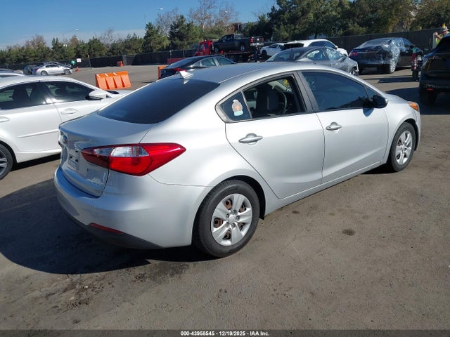 KNAFK4A69F5412148 KIA FORTE LX