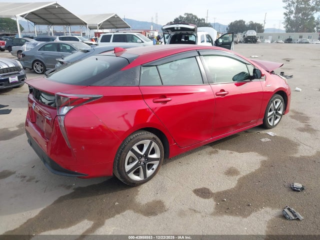 JTDKARFU9H3529784 Toyota Prius Three Touring
