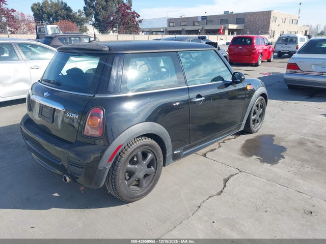 2009 MINI COOPER WMWMF33559TU73104 Photo 3