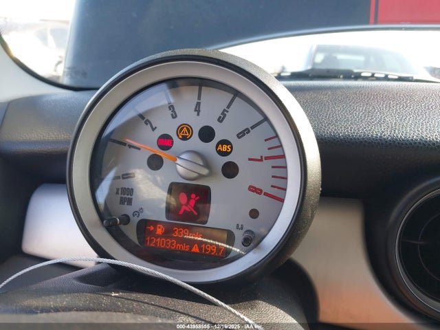 2009 MINI COOPER WMWMF33559TU73104 Photo 6